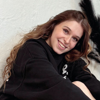 Nicole R.