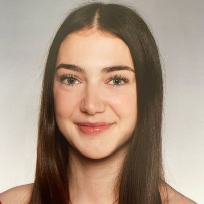 Leonie J.