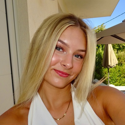 Leonie M.